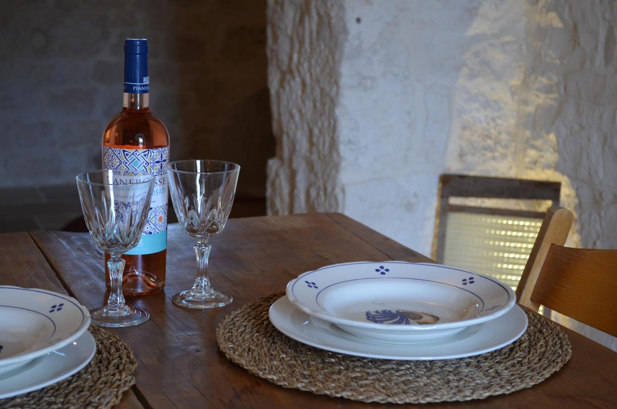 B&B Fuga Al Trullo ออสตูนี ภายนอก รูปภาพ