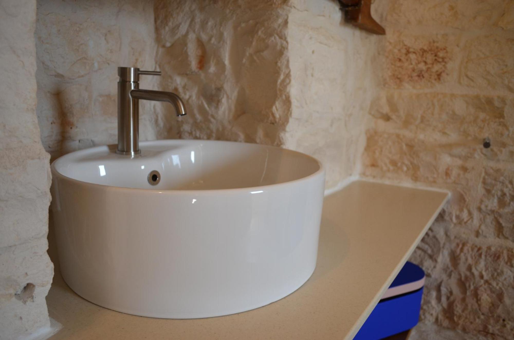 B&B Fuga Al Trullo ออสตูนี ภายนอก รูปภาพ