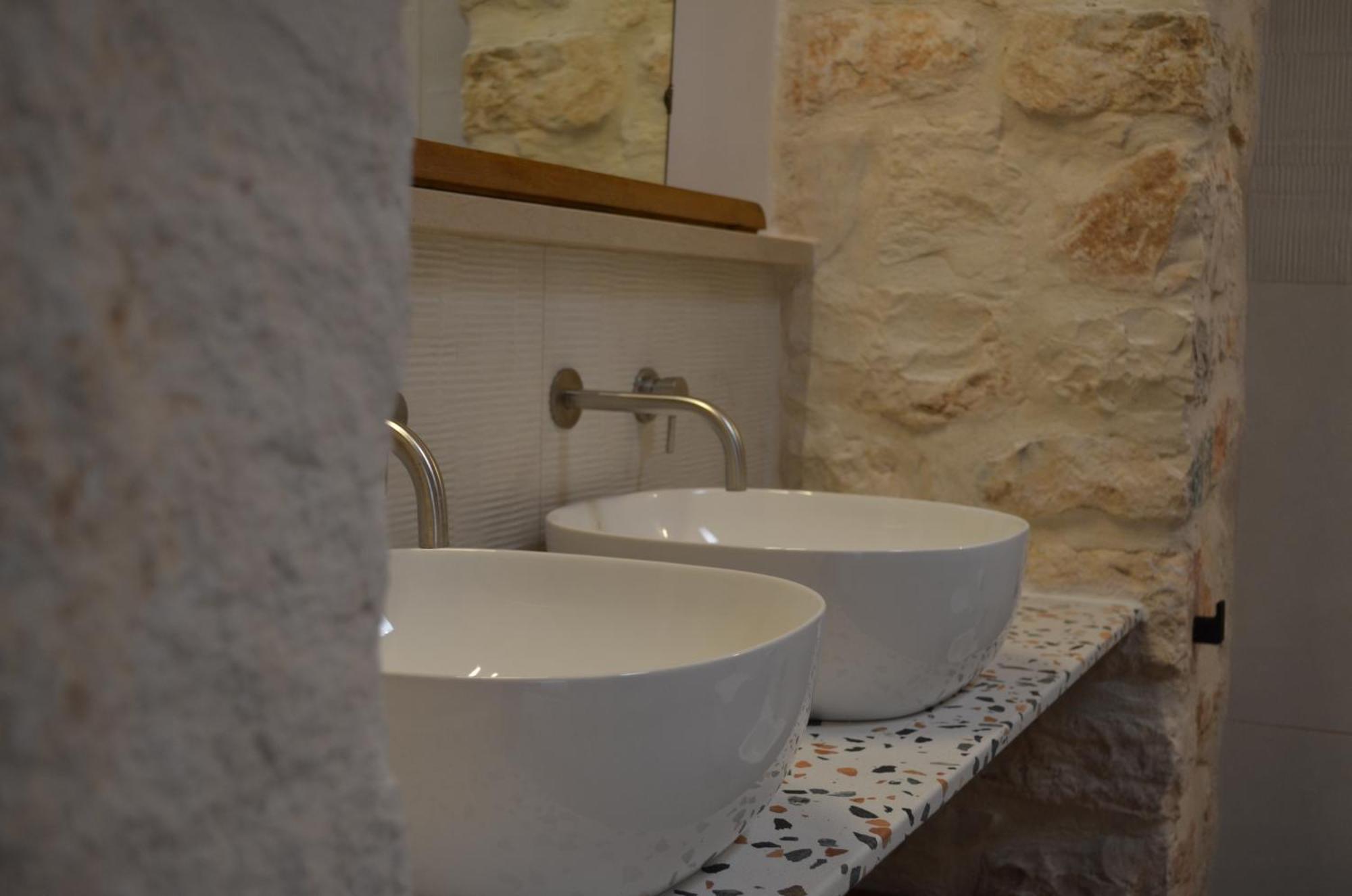 B&B Fuga Al Trullo ออสตูนี ภายนอก รูปภาพ