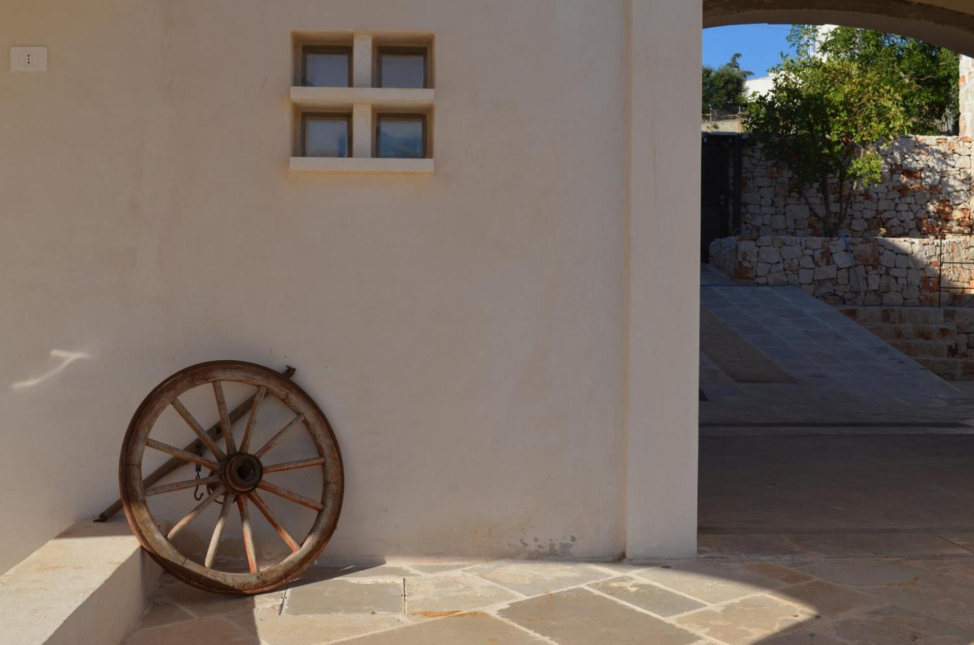 B&B Fuga Al Trullo ออสตูนี ภายนอก รูปภาพ